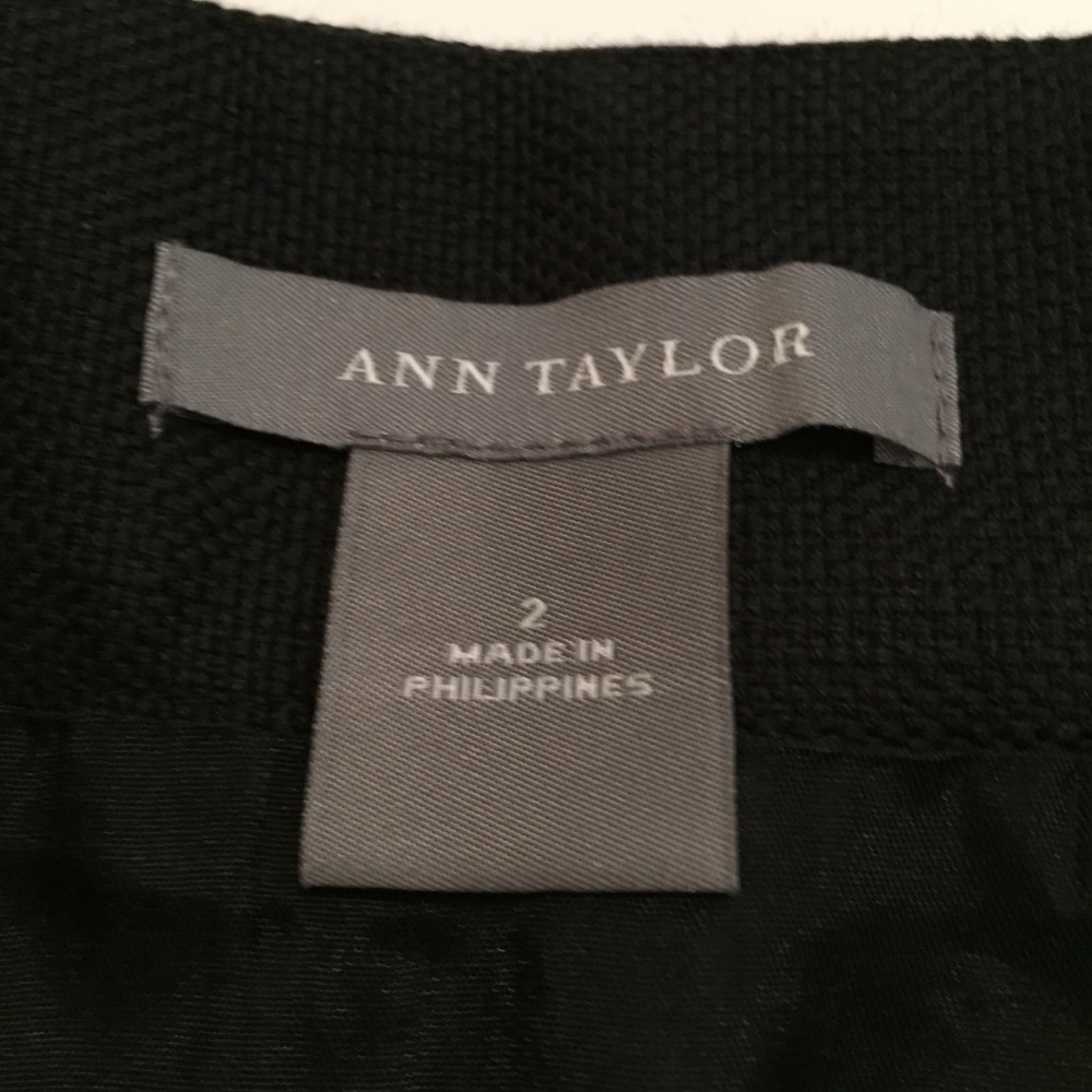 Ann Taylor Green Floral Skirt Size 2 - Picture 4 of 4